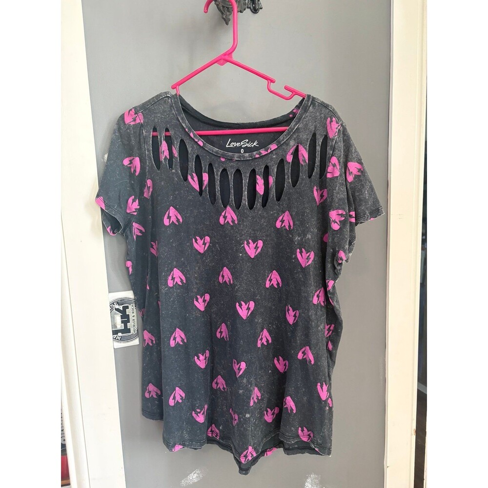 Torrid love sick size 0 distressed gray acid washed hearts t shirt